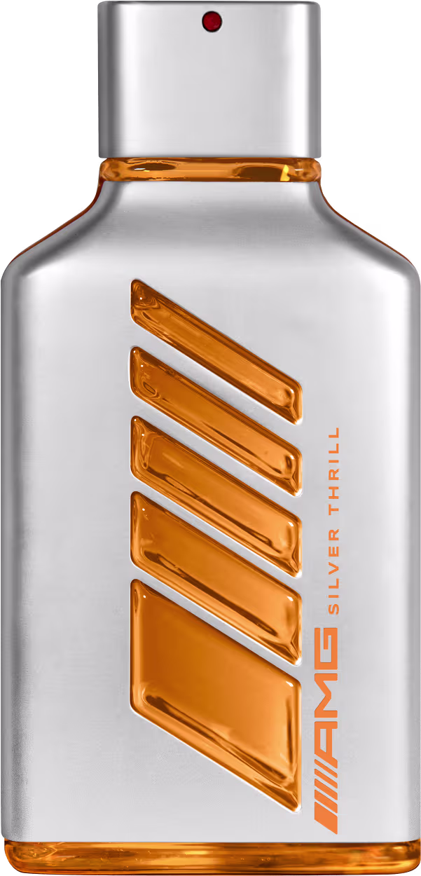 Perfume em frasco retangular de plástico. Na frente do frasco, há o logotipo Mercedes-Benz em linhas estilizadas. O líquido dentro é de cor laranja vibrante.