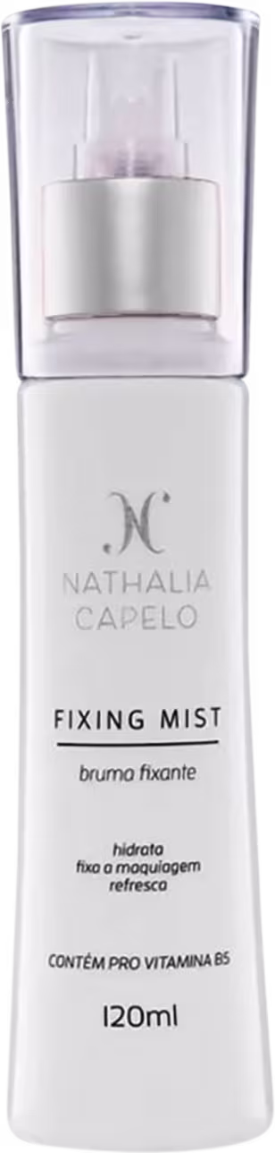 Frasco branco de 120ml contendo "Fixing Mist", um produto de beleza da marca Nathalia Capelo. O rótulo apresenta o nome da marca e do produto, além de informações sobre sua função de fixação e hidratação.