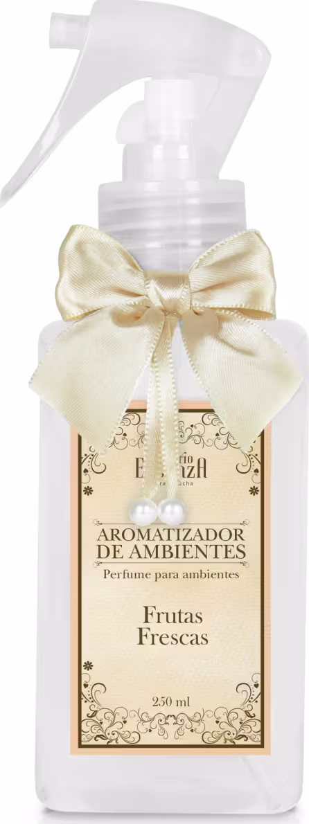 Frasco de spray com rótulo "Aromatizador de Ambientes" da marca Empório Essenza Serra Gaúcha, na cor bege, com laço dourado e texto "Frutas Frescas" indicando o aroma do produto.