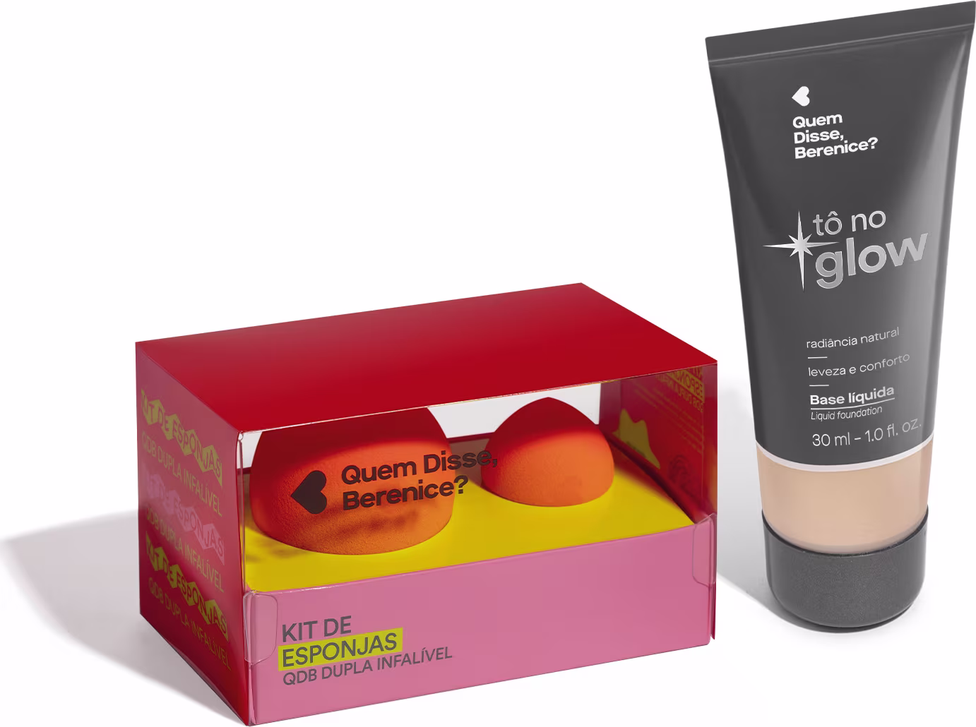 Kit com duas esponjas e base líquida.