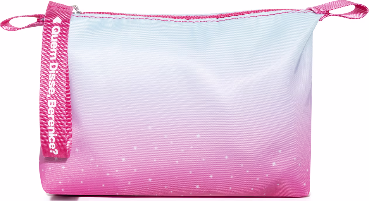 Necessaire de maquiagem em formato retangular. Exterior em material sintético com degradê de cores pastel, indo de azul claro a rosa com pequenos detalhes brilhantes espalhados. Design delicado e feminino, ideal para guardar e transportar cosméticos.