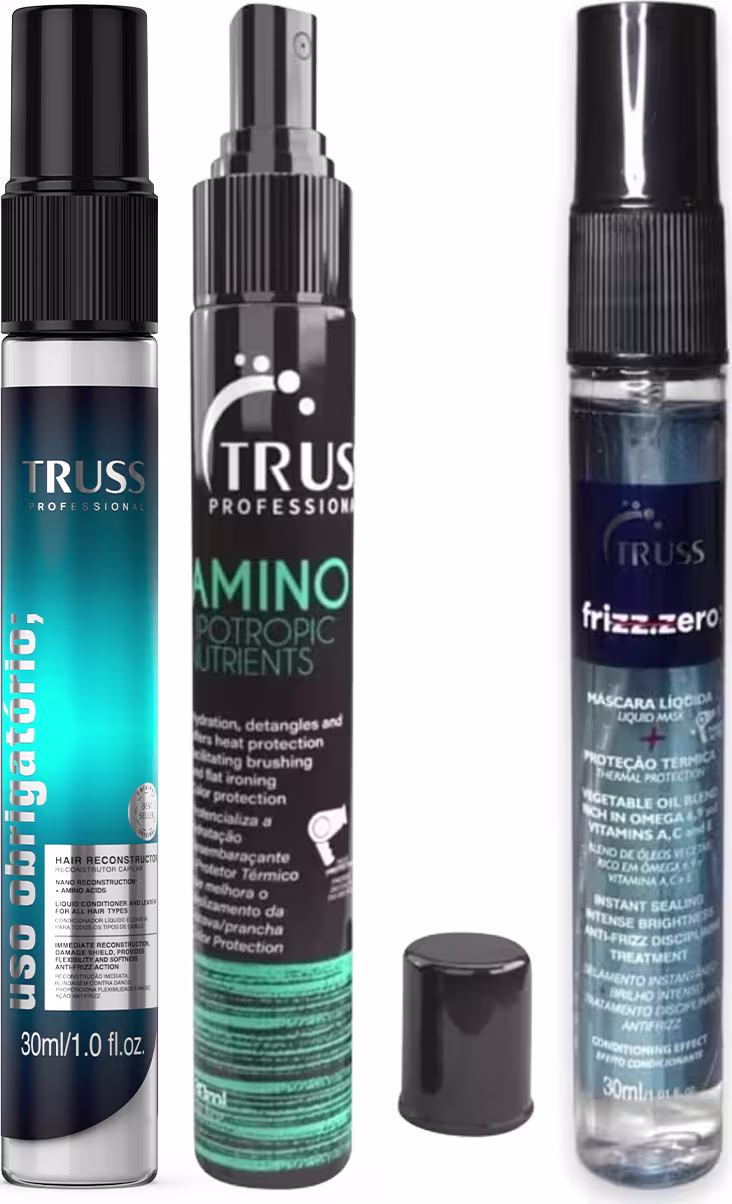 Três produtos da marca Truss: um frasco de 30ml com líquido azul, um frasco spray preto com rótulo "Amino Tropic Nutrients", e um frasco transparente com rótulo "frizz.zero" em embalagem preta.