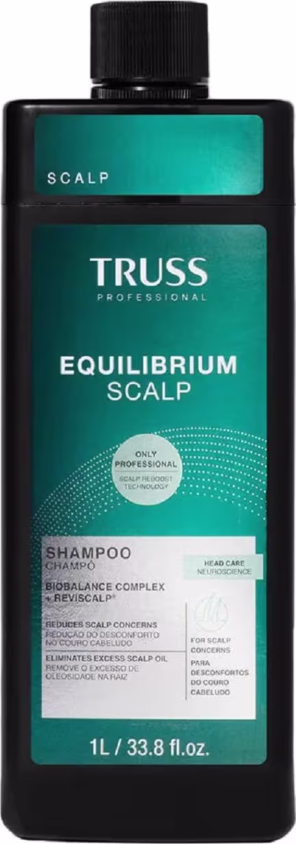 Frasco preto e verde da linha Truss Professional, contendo 1L de Shampoo Equilibrium Scalp. O rótulo destaca o nome da linha e a função do produto para o cuidado do couro cabeludo.