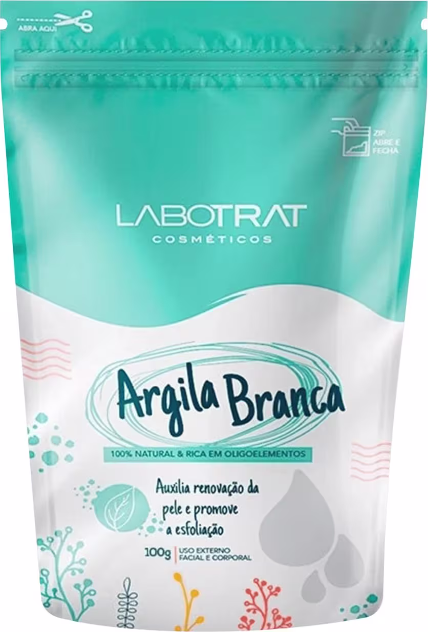 O produto apresentado é uma embalagem de argila branca da marca Labotrat. A embalagem é um saco plástico de cor turquesa com o logotipo da marca e o nome do produto "Argila Branca" impresso em letras brancas.