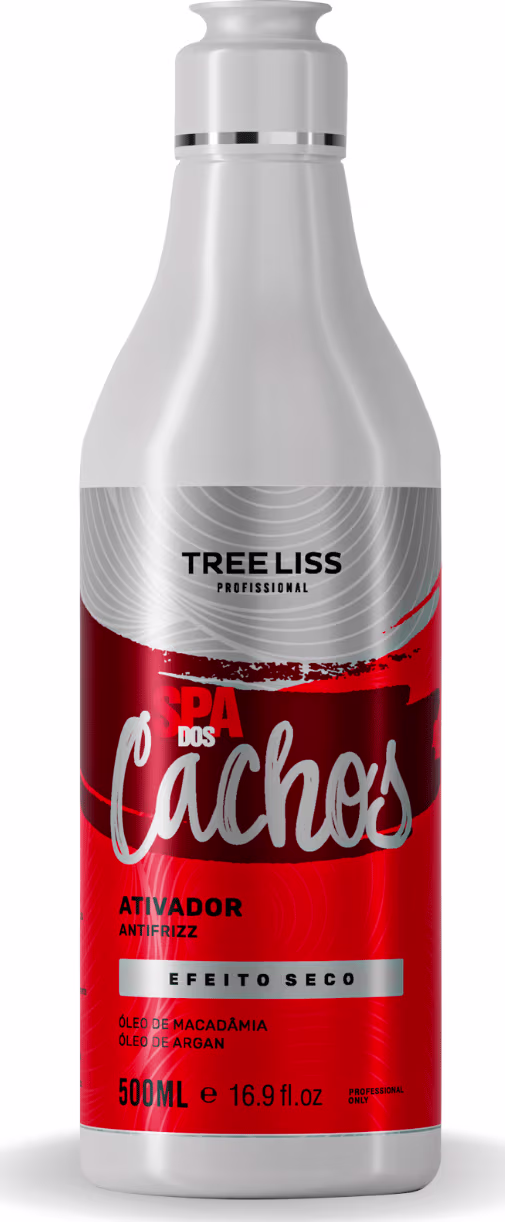 Produto de cabelo TreeLiss Profissional "Dos Cachos" em embalagem plástica transparente de 500ml. Frasco cilíndrico com tampa branca e detalhes prateados. Rótulo vermelho com texto branco.