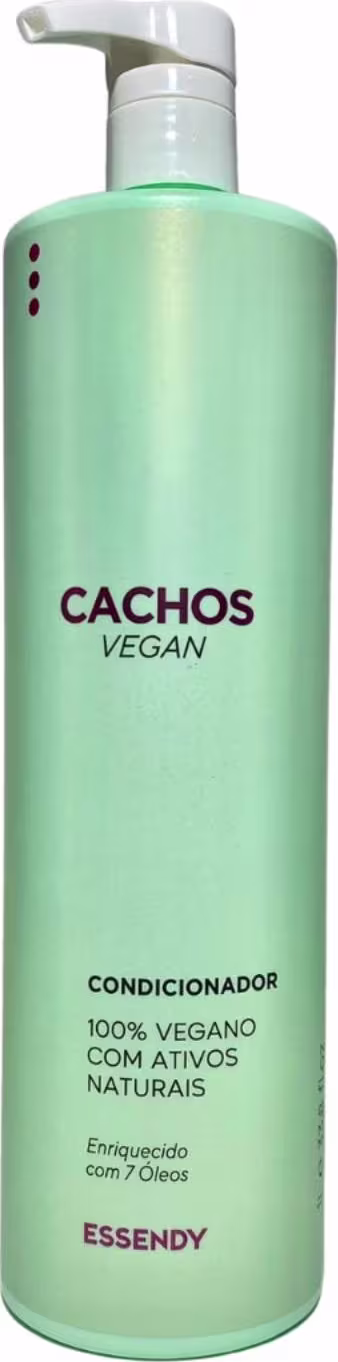 Condicionador em frasco com um rótulo que destaca o nome da marca e a informação de que o produto é 100% vegano e contém ativos naturais. O frasco possui um dispensador na parte superior.