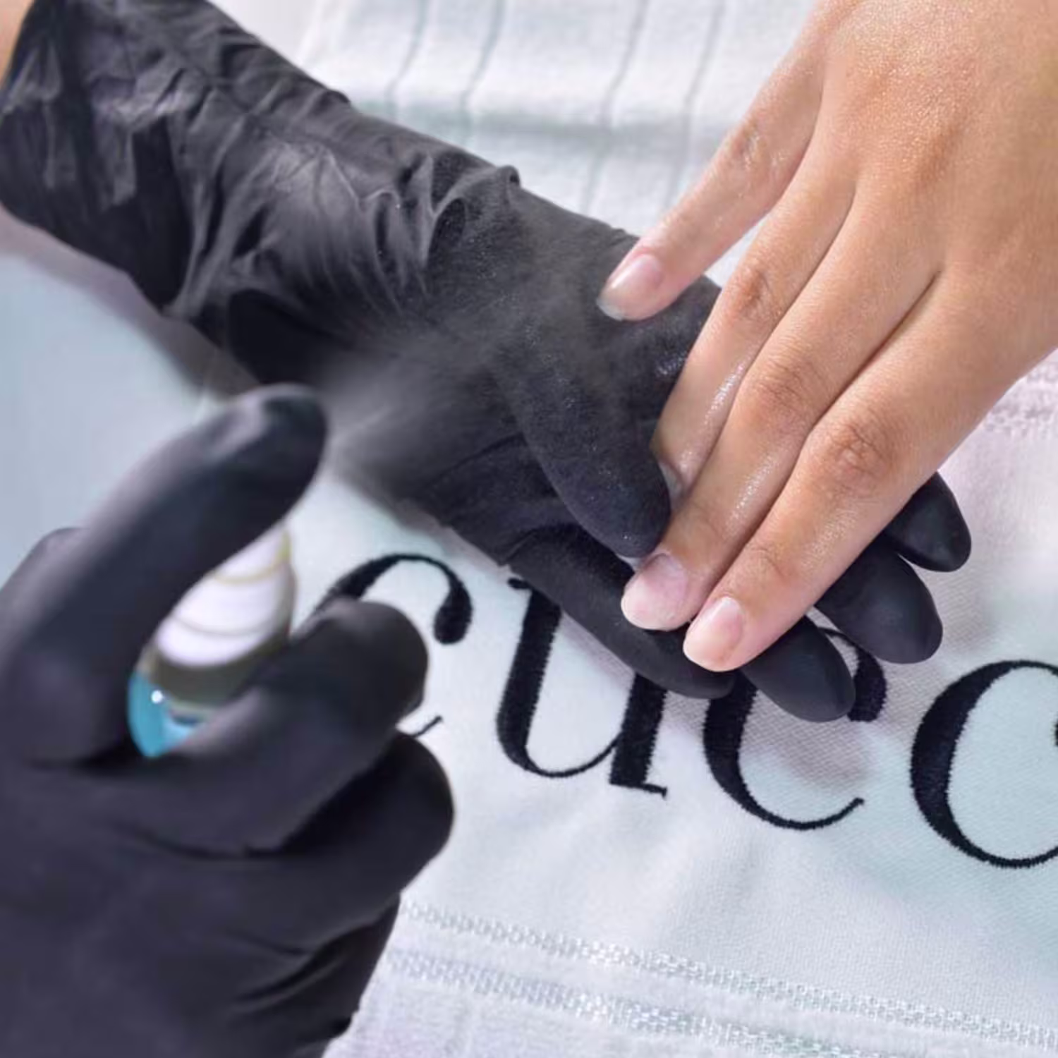 Spray Higienizante para Unhas Cuccio Brasil Pro Cleasing.