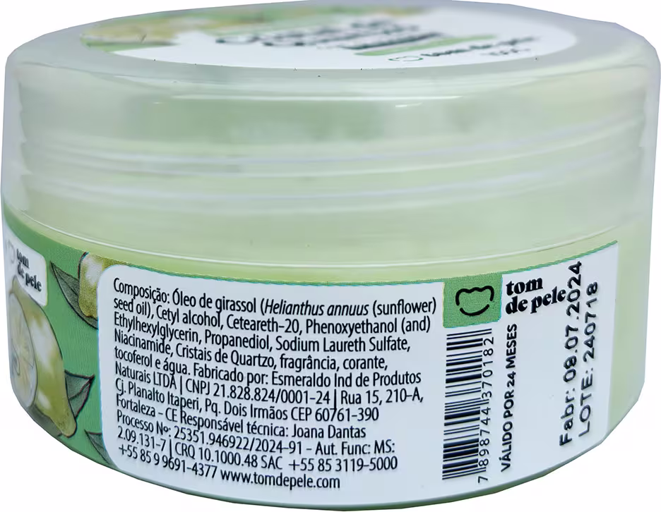 O rótulo do produto contém informações sobre a composição, fabricante e dados de contato. A cor predominante do produto é um tom verde claro.