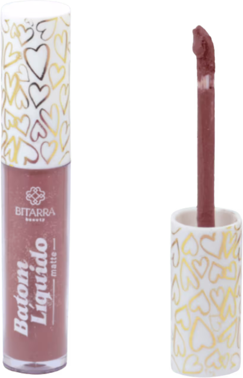 Batom líquido matte Bitarra Beauty em embalagem com estampa de corações dourados.
