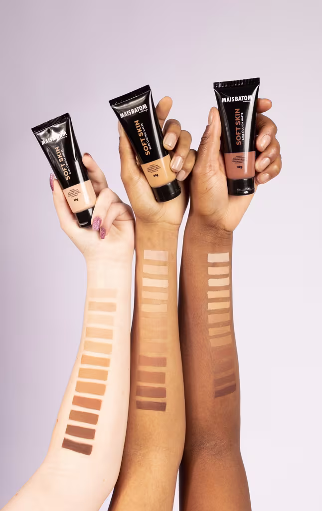Base Líquida Matte Mais Batom Makeup Soft Skin Claro 02, 30g.