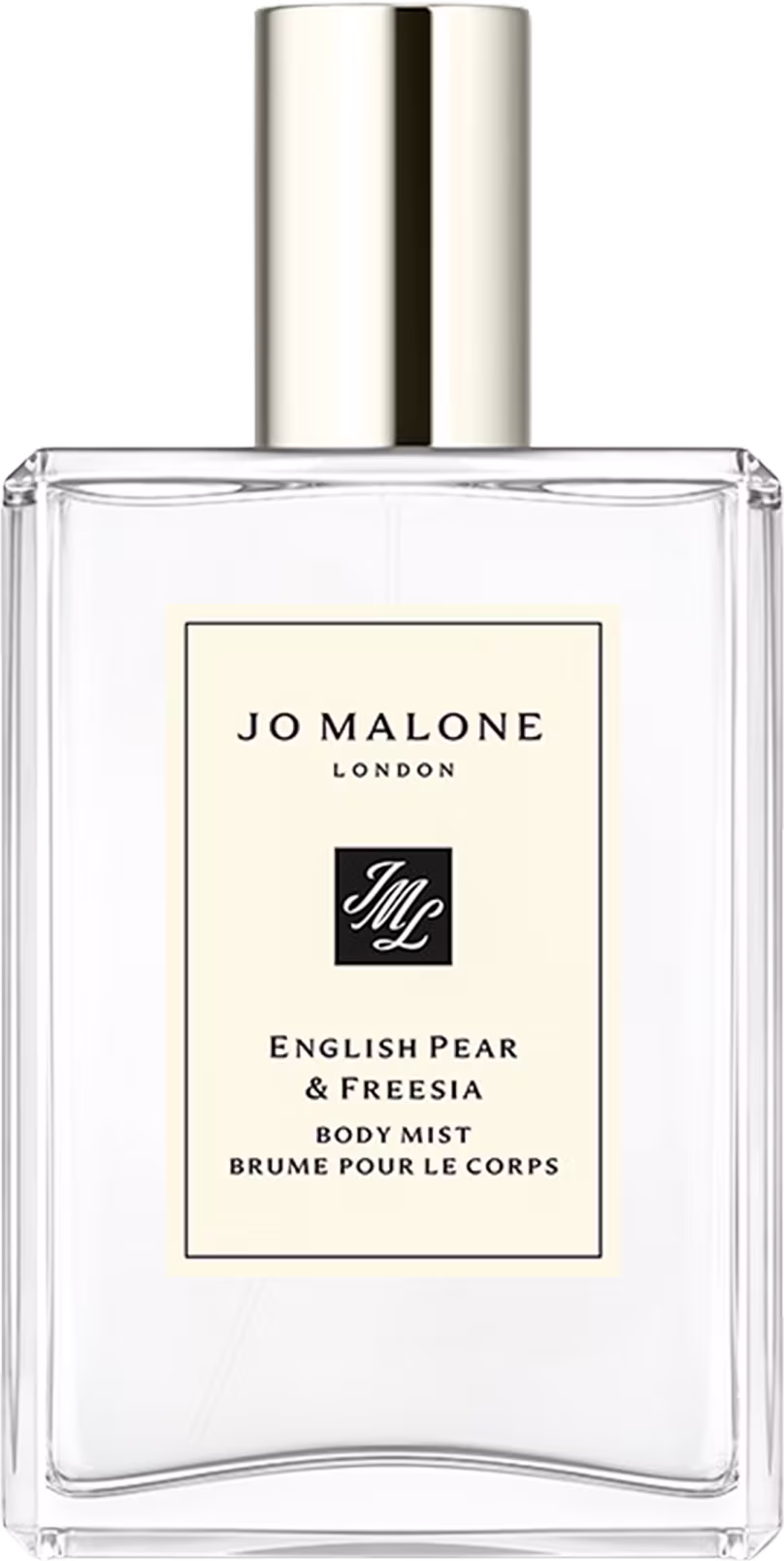 Frasco de spray corporal Jo Malone London English Pear & Freesia Body Mist, com design elegante e rótulo em tons claros. Embalagem de vidro transparente com tampa prateada, contendo 100 ml do produto.