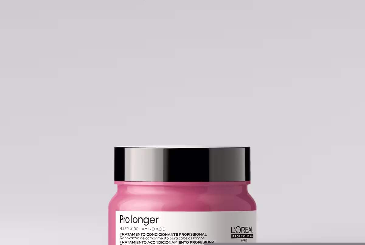 A imagem mostra o frasco da máscara capilar.