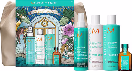 Caixa e embalagens de produtos Moroccanoil em tons de azul e verde, incluindo frascos de shampoo, condicionador e óleo para cabelos. Rótulos e ilustrações com estilo artístico e elementos decorativos.
