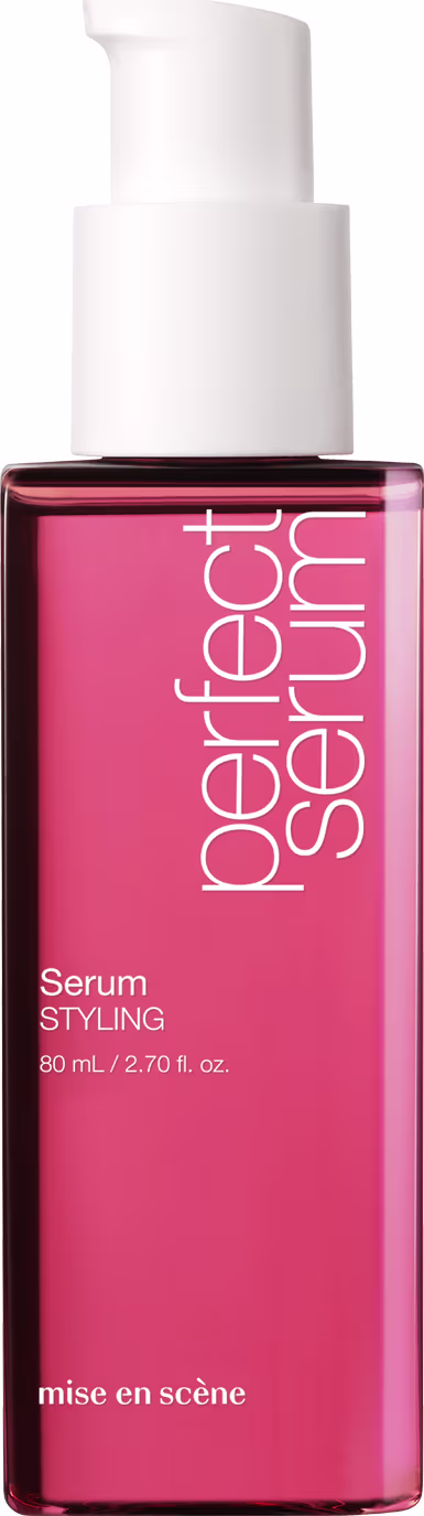 Frasco da marca Mise en Scène, com embalagem rosa vibrante e rótulo branco. O produto possui um design minimalista e uma bomba de aplicação.