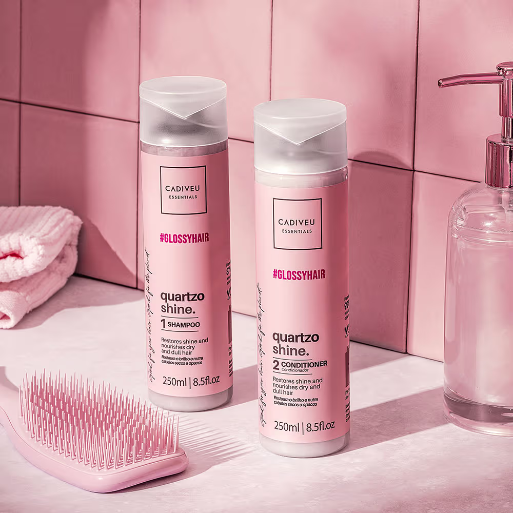 Imagem da linha completa em um ambiente que remeta a um banheiro.