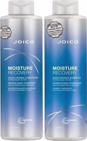 São dois frascos de plástico transparentes contendo produtos para cabelos da marca Joico. Os frascos têm formato cilíndrico e tampas brancas. Os rótulos apresentam predominantemente as cores azul e branca, com detalhes prateados.