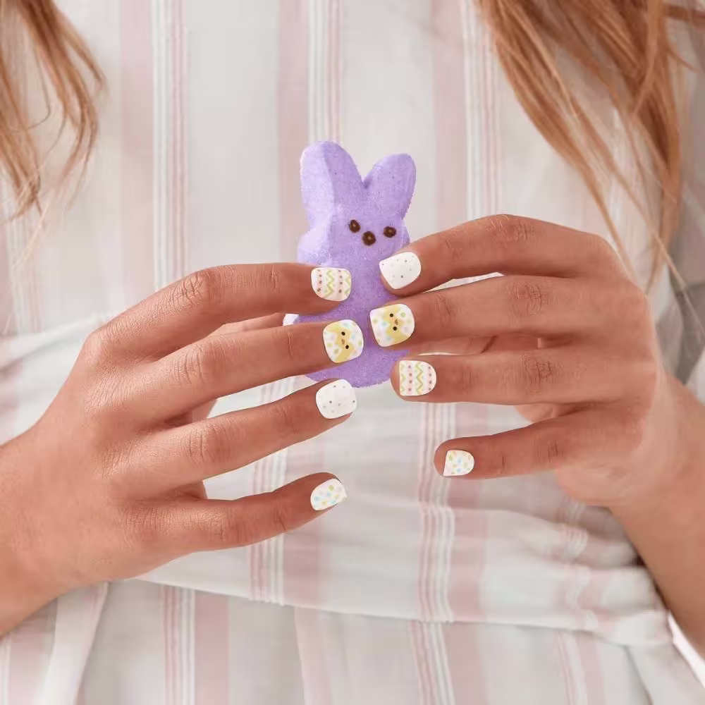 Unhas postiças Mini da marca Kiss New York.