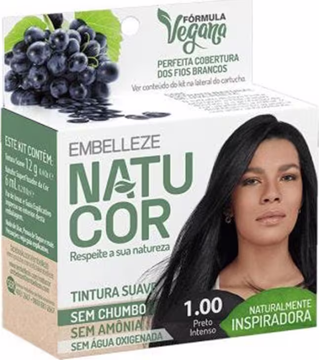 A imagem mostra caixa da Tintura Embelleze Natucor 1.00 Preto Intenso. Traz tons de verde e branco e exibe a foto de uma modelo com cabelos longos, lisos e escuros. Destaca ser uma Fórmula Vegana, suave, sem amônia, sem chumbo e sem água oxigenada