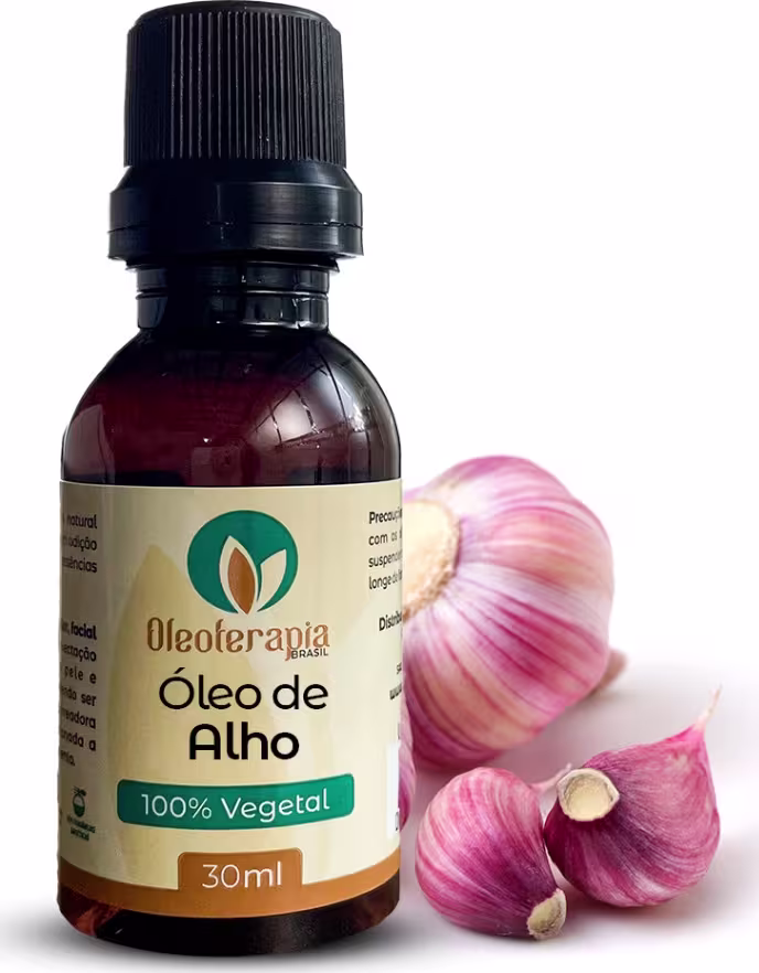 O produto apresentado é um frasco de Óleo de Alho da marca Oleoterapia Brasil. Ao lado do frasco, há alguns dentes de alho, complementando a apresentação do produto.