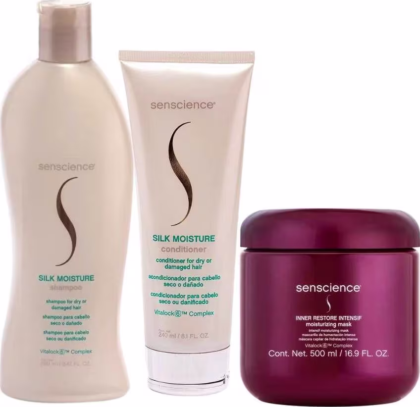 Um frasco de shampoo, um tubo de condicionador e um pote de máscara capilar.