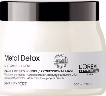 A imagem mostra apenas a máscara da linha metal detox.