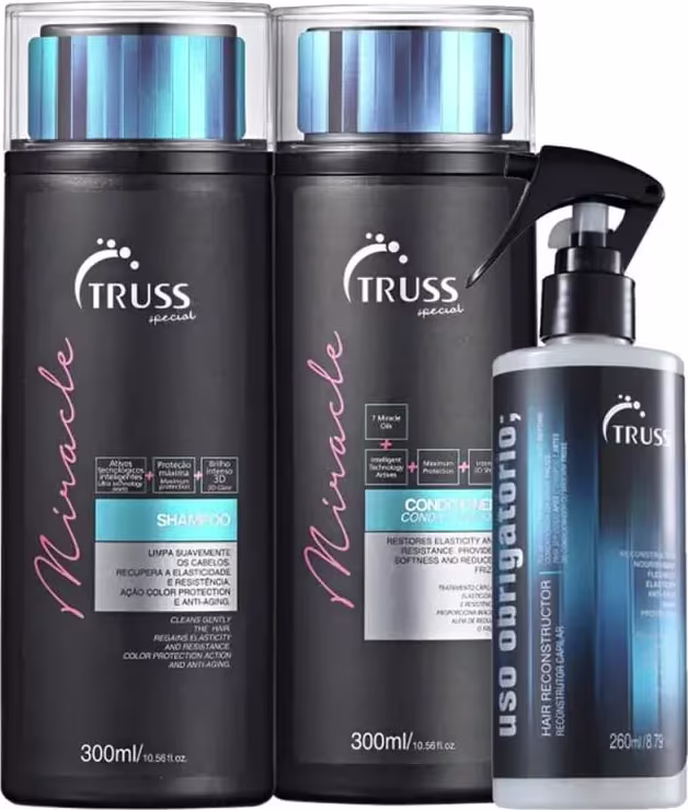 A imagem mostra três produtos da marca TRUSS, com dois frascos pretos de shampoo e condicionador da linha Miracle, com detalhes em azul e rosa claro, e do lado direito, um borrifador plástico preto com fundo azulado.