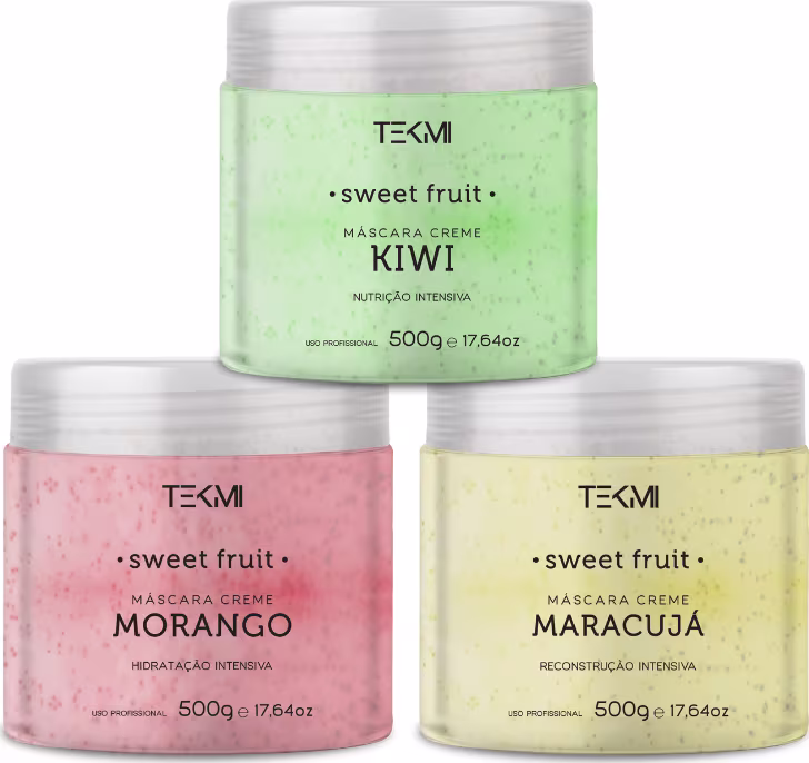 A imagem mostra três potes de máscaras capilar; cada pote é de um sabor diferente, representado por cores distintas: um tom de verde claro e leve, um cor rosa suave e delicada e  uma embalagem em um amarelo vibrante e alegre.