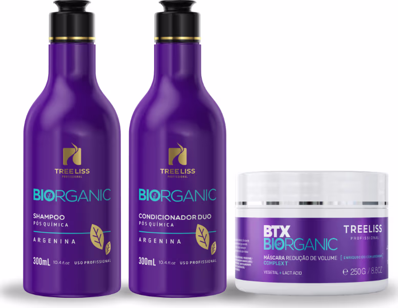Produtos de tratamento capilar TreeLiss Biorganic. Dois frascos de plástico roxo de 300ml contendo shampoo e condicionador duo. Um pote branco com detalhes roxos de 250g contendo máscara de redução de volume.