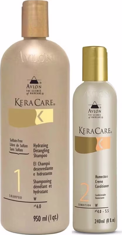 Kit com shampoo desembaraçante e condicionador Keracare, da marca Avlon.
