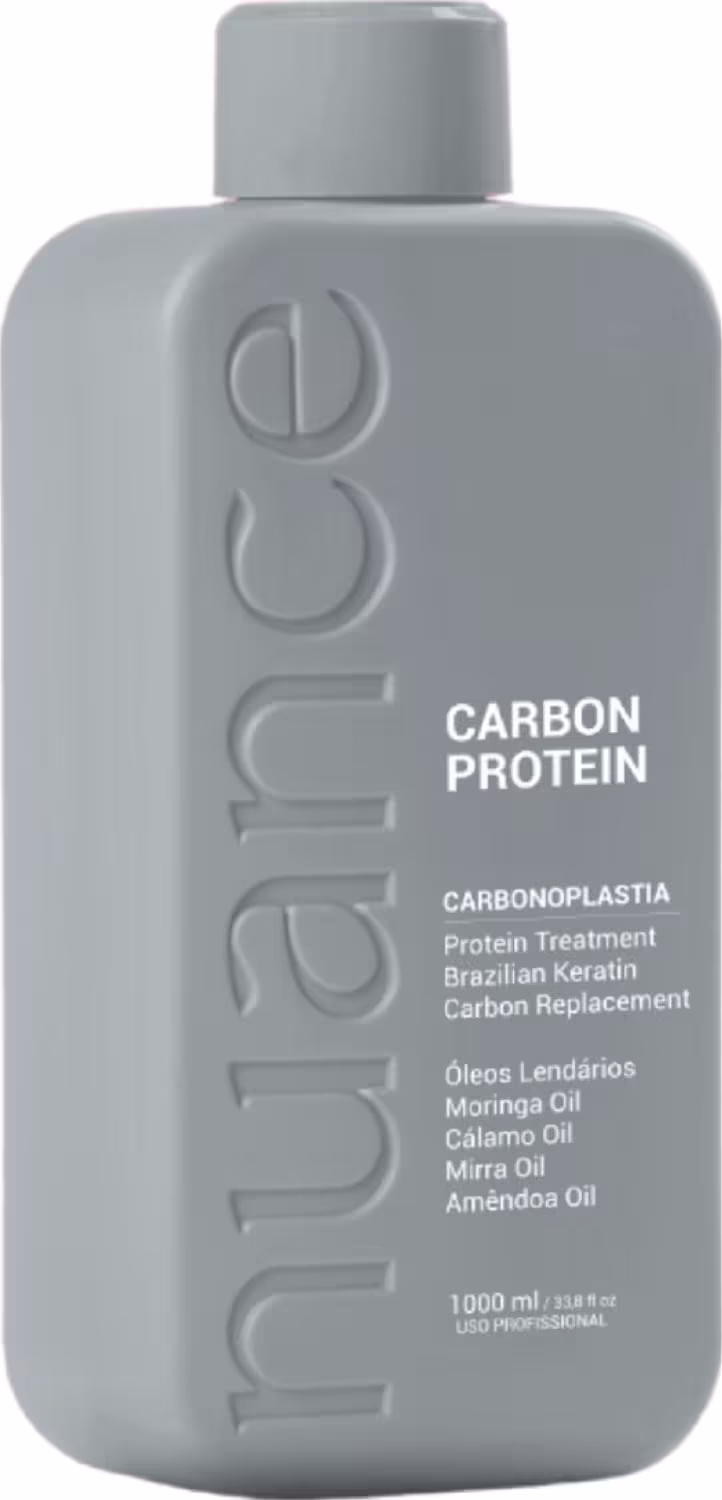 Escova progressiva Nuance Professional. O frasco possui um design simples e minimalista, com informações adicionais sobre os ingredientes e benefícios do produto impressos no rótulo.