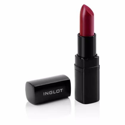 Batom vermelho escuro da marca INGLOT em embalagem preta com logotipo. O produto apresenta formato cilíndrico e ponta arredondada, com acabamento fosco.