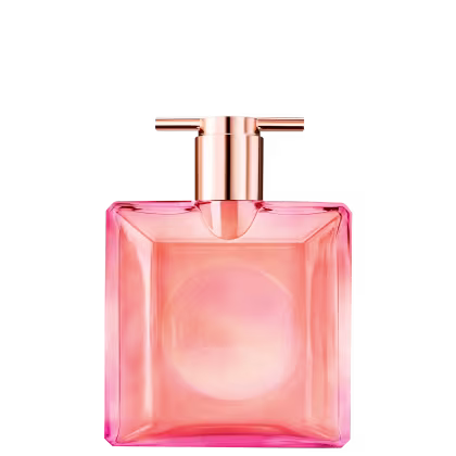 A imagem mostra o frasco do perfume Idôle Nectar: em frasco retangular de vidro rosa transparente. O frasco tem um atomizador na parte superior em metal rosado.