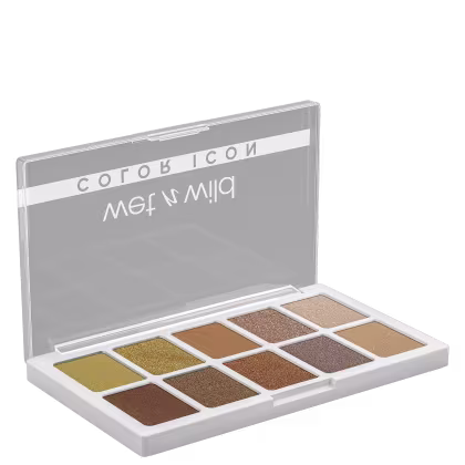 A imagem mostra uma paleta de sombras da marca de maquiagem Wet n Wild. É uma paleta compacta contendo 10 diferentes tons de sombras prensadas, variando de cores como bege, marrom claro, marrom escuro e dourado.