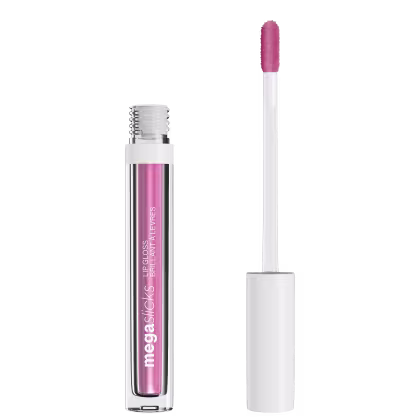 Gloss labial líquido rosa em embalagem transparente com aplicador de espuma. O frasco tem o texto "megaslick" e "brilliant lip gloss" em letras brancas. O aplicador é um bastão branco com uma ponta de espuma na extremidade.