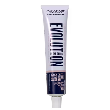 Produto de coloração capilar da linha Evolution of the Color da marca Alfaparf Milano Professional. Embalagem em tubo plástico branco com detalhes em rosa e azul marinho.