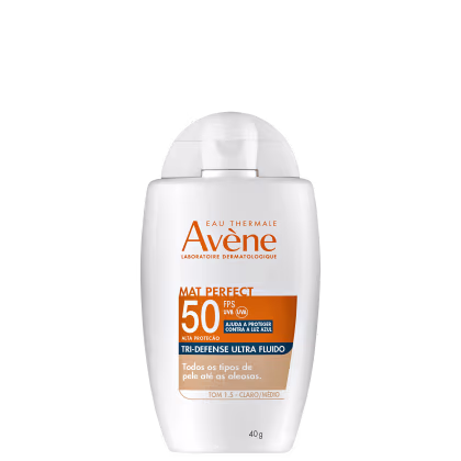 Embalagem plástica branca opaca em formato cilíndrico. Rótulo laranja com o logotipo e nome da marca Avène em letras maiúsculas, nas cores laranja, branca e azul. Peso líquido de 40g indicado na embalagem.