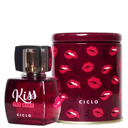 O produto apresentado é um perfume da marca Ciclo Cosméticos. Consiste em um frasco de vidro vermelho, acompanhado de uma lata cilíndrica vermelha com uma estampa de lábios vermelhos e detalhes em branco.