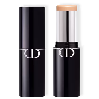 Base em bastão da marca Dior com formato cilíndrico na cor preta e detalhes prateados. Apresenta um design elegante e minimalista, típico dos produtos de luxo da marca.