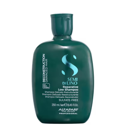 Frasco plástico verde escuro com formato arredondado e gargalo estreito. Rótulo com o nome do produto em letras brancas, juntamente com a descrição. Também indica o volume de 250ml/8.45fl.oz