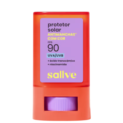Protetor Solar com Cor Antimanchas, da marca Sallve.