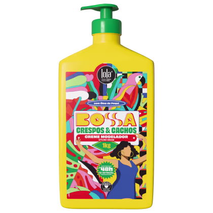 Creme modelador Bossa Crespos & Cachos da marca Lola From Rio, em embalagem plástica amarela com detalhes coloridos e ilustrações de uma mulher com cabelos cacheados.
