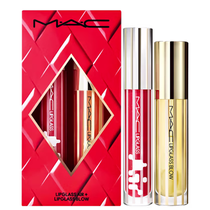 Caixa vermelha com design geométrico contendo dois produtos da marca M·A·C: um batom Lipglass Air+ e um batom Lipglass Blow, ambos em embalagens douradas e brancas.