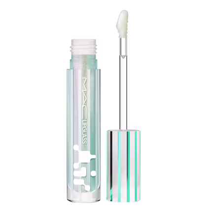 Frasco de vidro transparente com tampa branca contendo um produto de lábios da marca M·A·C, com rótulo em letras brancas e detalhes em tons de azul e verde.