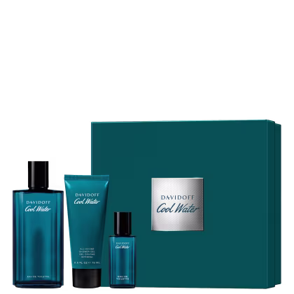 Conjunto de produtos de beleza da marca Davidoff Cool Water, composto por frasco de perfume, gel de banho e frasco de eau de toilette, em embalagem de cor azul-esverdeada com detalhes em prata.