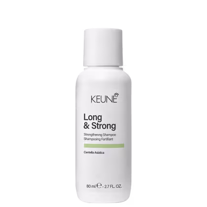 Frasco branco de 80 ml do shampoo fortalecedor Long & Strong da marca Keune, com rótulo destacando o ingrediente Centella Asiática.