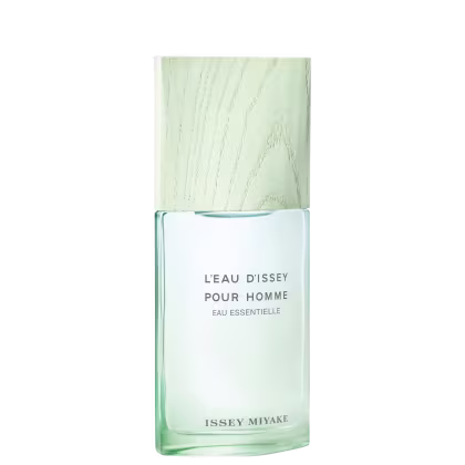 Frasco de item de perfumaria da marca Issey Miyake, com embalagem retangular de madeira clara e rótulo branco com texto em preto.