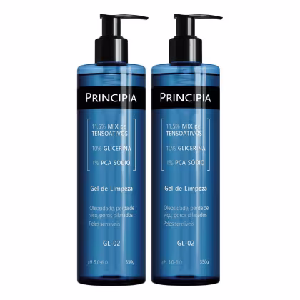 Dois frascos de gel de limpeza Principia, com embalagem azul e preta, contendo informações sobre os ingredientes e características do produto, como 11,5% de tensoativos, 10% de glicerina e 1% de PCA sódio.