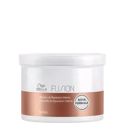 Frasco branco de 500 mL da máscara de reparação intensa da linha Fusion da Wella Professionals, com rótulo destacando a nova fórmula do produto.