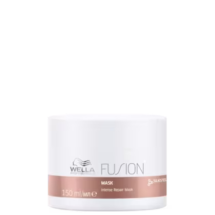 Frasco branco da linha Wella Fusion, contendo máscara de reparação intensa com 150 ml. O rótulo apresenta o nome da linha e a indicação "Mask" em letras pretas.