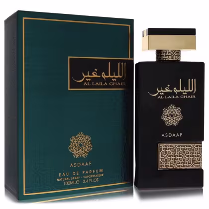 Perfume de luxo da marca Lattafa Perfumes, com frasco preto e dourado em caixa verde escura com detalhes dourados. O rótulo exibe o nome "Al Laila Ghair" e o nome da fragrância "Asdaaf" em árabe e inglês.